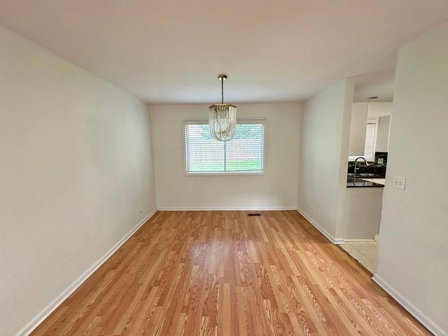 208 Autumn Lane, Vernon Hills, IL 60061