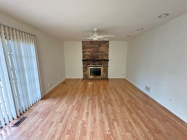208 Autumn Lane, Vernon Hills, IL 60061