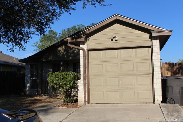 8756 Seven Seas, San Antonio, TX 78242