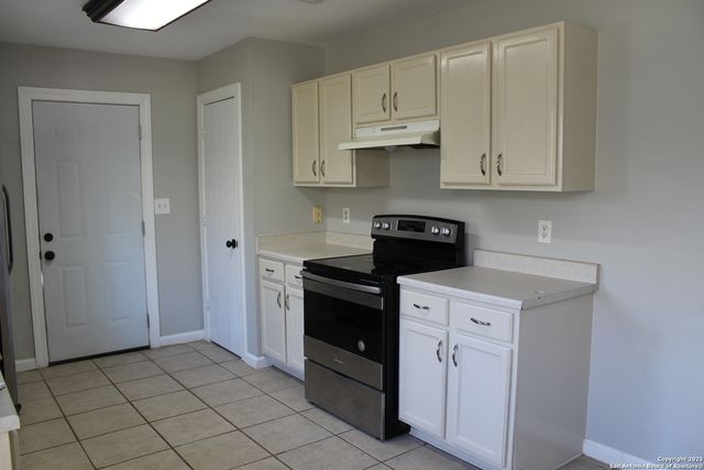 8756 Seven Seas, San Antonio, TX 78242