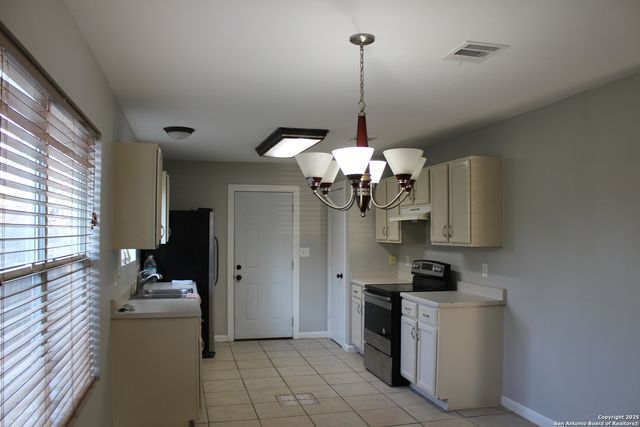8756 Seven Seas, San Antonio, TX 78242