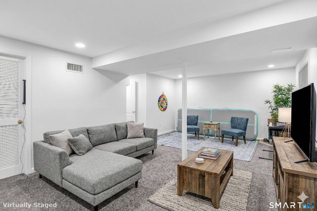 89 Uplands Way 89, Glastonbury, CT 06033