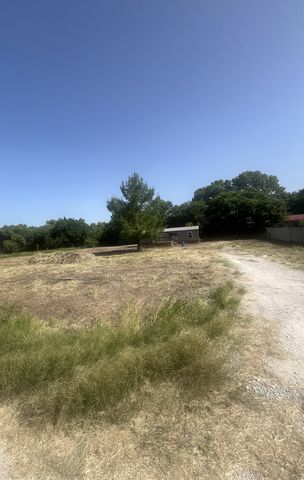 101 Brook Court, Springtown, TX 76082