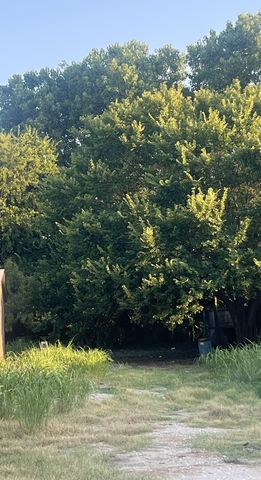 101 Brook Court, Springtown, TX 76082