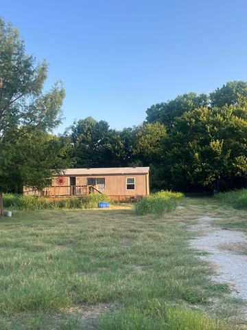101 Brook Court, Springtown, TX 76082