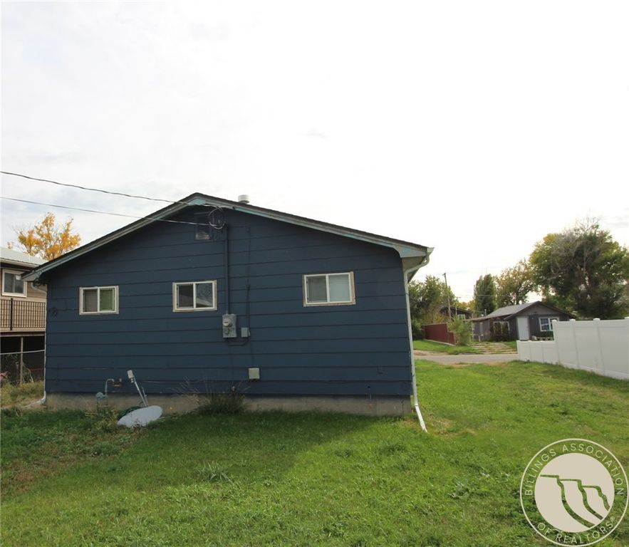 813 2nd Street W, Hardin, MT 59034 photo 3