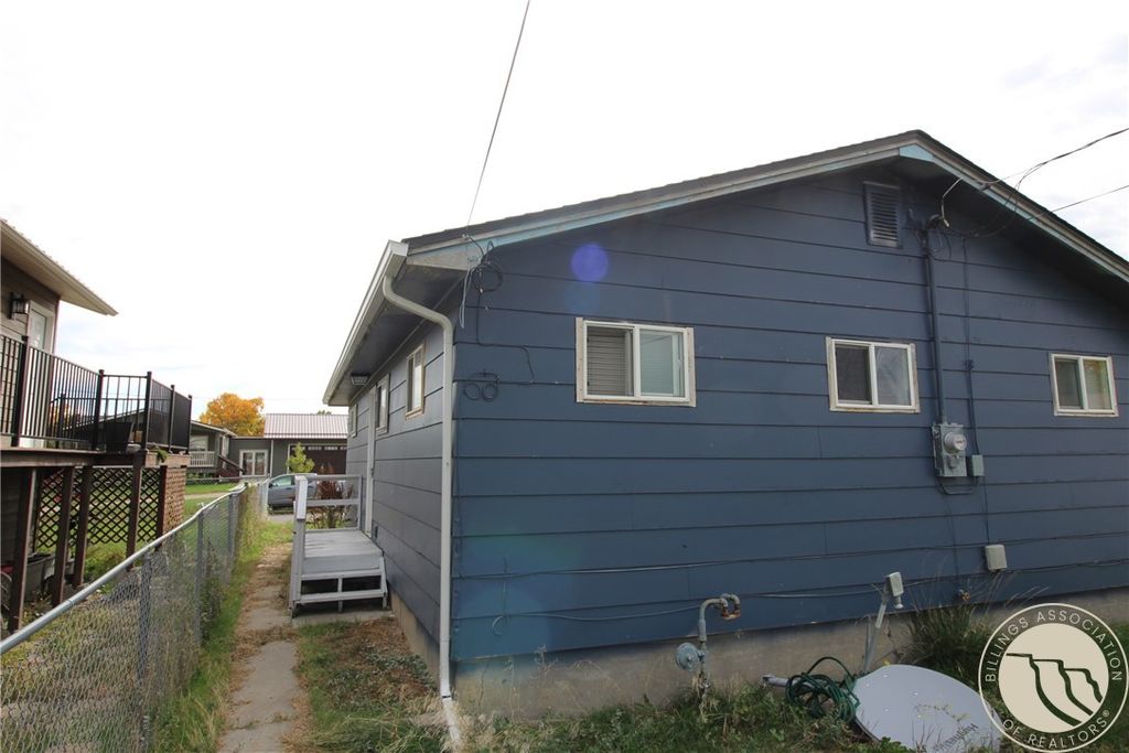 813 2nd Street W, Hardin, MT 59034 photo 4