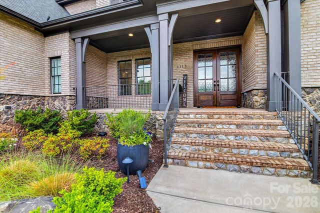1115 Shelton Oaks Court, Matthews, NC 28105