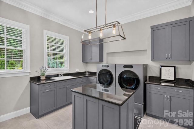 1115 Shelton Oaks Court, Matthews, NC 28105