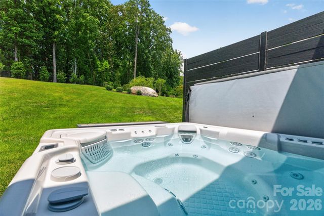 1115 Shelton Oaks Court, Matthews, NC 28105