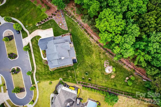 1115 Shelton Oaks Court, Matthews, NC 28105