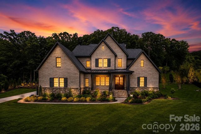 1115 Shelton Oaks Court, Matthews, NC 28105