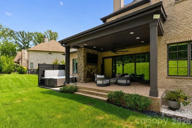 1115 Shelton Oaks Court, Matthews, NC 28105