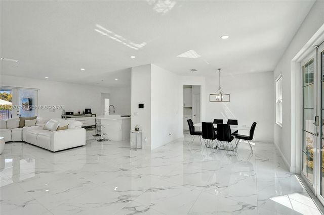 13673 N 77th Pl N, Loxahatchee, FL 33412