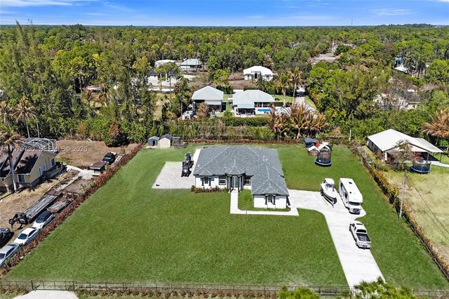 13673 N 77th Pl N, Loxahatchee, FL 33412