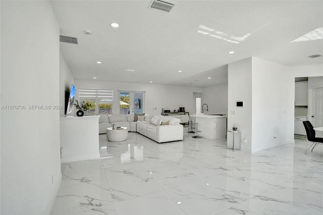 13673 N 77th Pl N, Loxahatchee, FL 33412