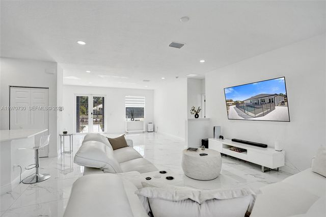 13673 N 77th Pl N, Loxahatchee, FL 33412