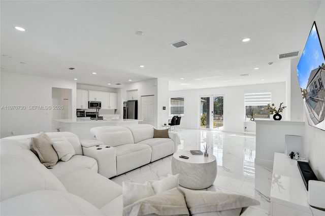 13673 N 77th Pl N, Loxahatchee, FL 33412