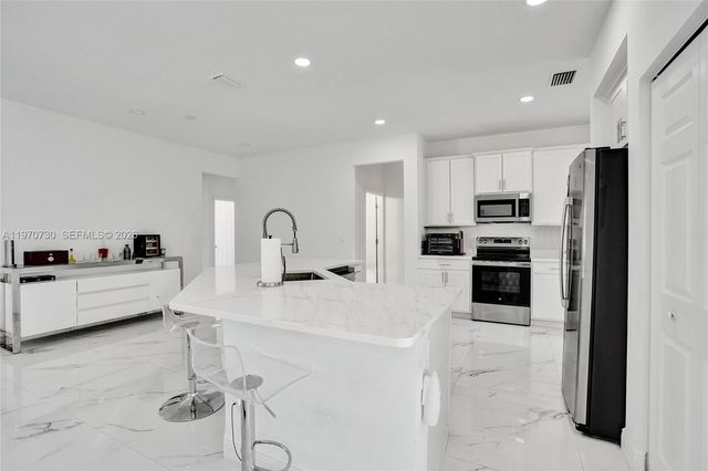 13673 N 77th Pl N, Loxahatchee, FL 33412