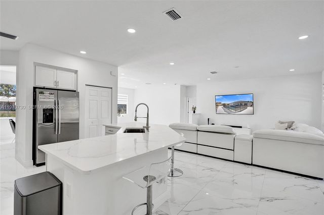 13673 N 77th Pl N, Loxahatchee, FL 33412