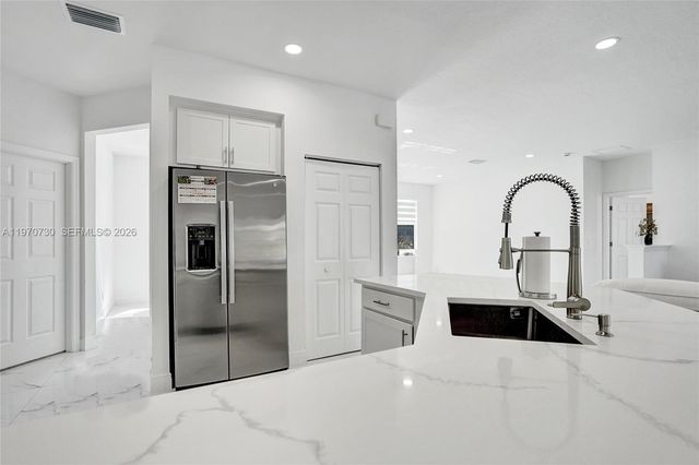 13673 N 77th Pl N, Loxahatchee, FL 33412