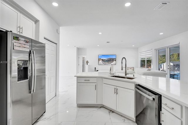 13673 N 77th Pl N, Loxahatchee, FL 33412