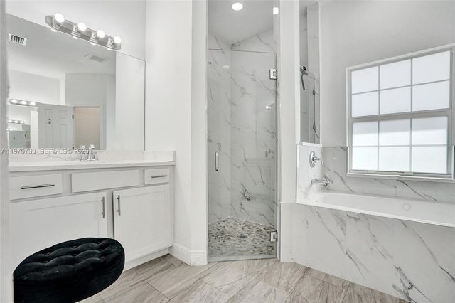 13673 N 77th Pl N, Loxahatchee, FL 33412