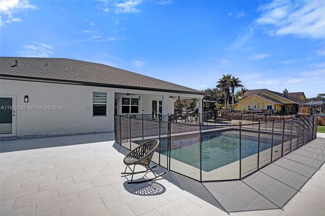 13673 N 77th Pl N, Loxahatchee, FL 33412