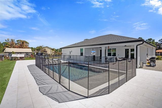 13673 N 77th Pl N, Loxahatchee, FL 33412