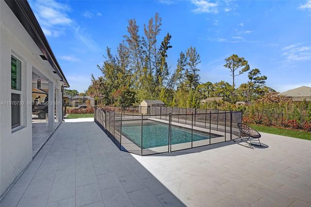 13673 N 77th Pl N, Loxahatchee, FL 33412