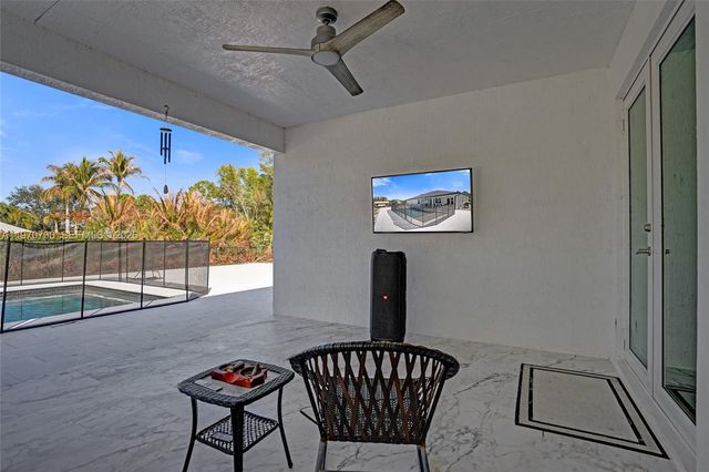 13673 N 77th Pl N, Loxahatchee, FL 33412