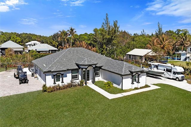 13673 N 77th Pl N, Loxahatchee, FL 33412