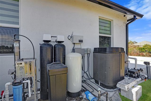 13673 N 77th Pl N, Loxahatchee, FL 33412