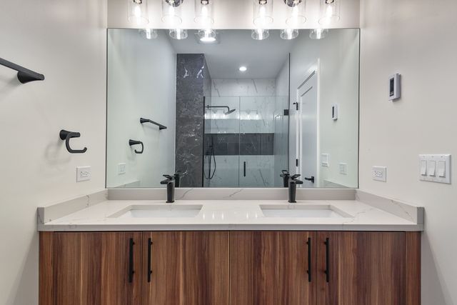 3015 N Normandy Avenue, Chicago, IL 60634