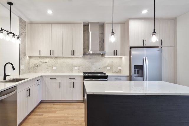 3015 N Normandy Avenue, Chicago, IL 60634