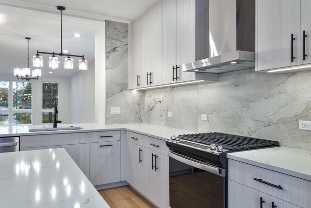 3015 N Normandy Avenue, Chicago, IL 60634