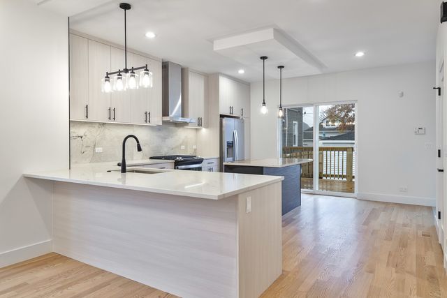 3015 N Normandy Avenue, Chicago, IL 60634