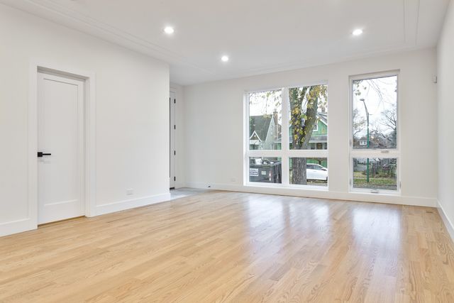 3015 N Normandy Avenue, Chicago, IL 60634