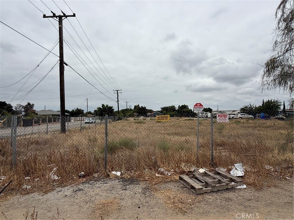 10044 Mission Blvd, Jurupa Valley, CA 92509