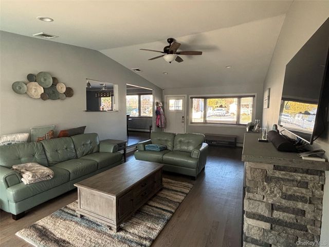 142 5th Street, Saint James, NY 11780