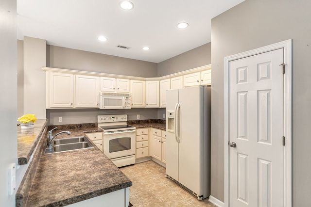 109 Heritage Place Drive, Pendleton, SC 29670