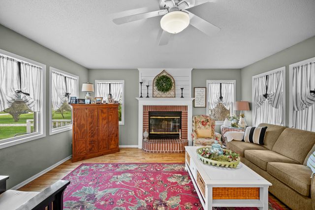 18263 G Avenue, Perry, IA 50220