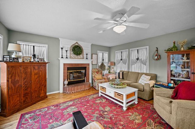 18263 G Avenue, Perry, IA 50220