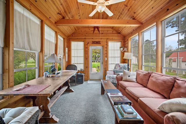 18263 G Avenue, Perry, IA 50220