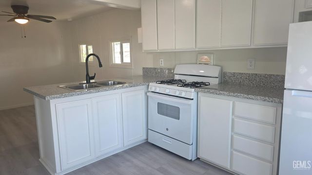 2500 Jewetta Avenue 85, Bakersfield, CA 93312