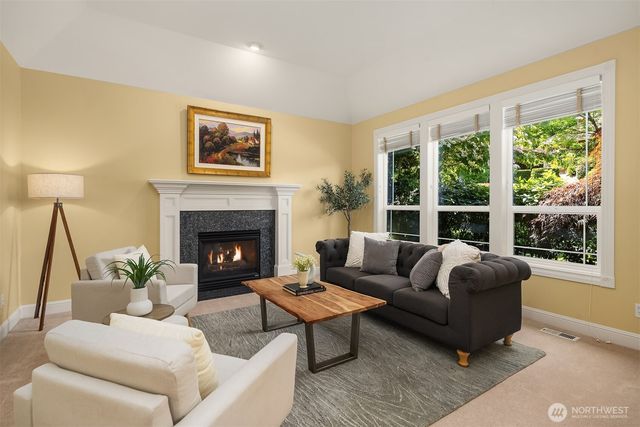 6230 Fairway Place SE, Snoqualmie, WA 98065