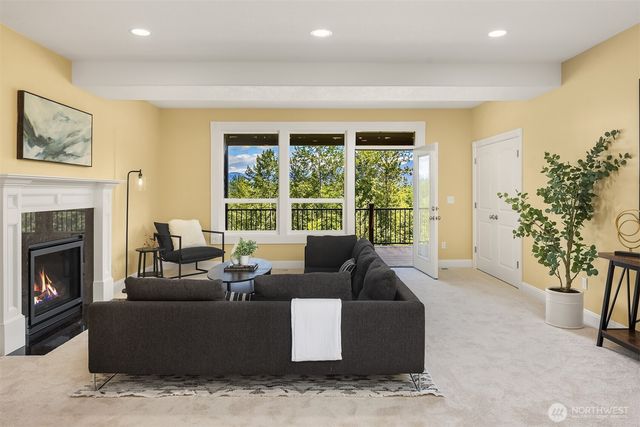 6230 Fairway Place SE, Snoqualmie, WA 98065