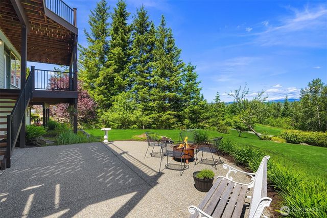 6230 Fairway Place SE, Snoqualmie, WA 98065