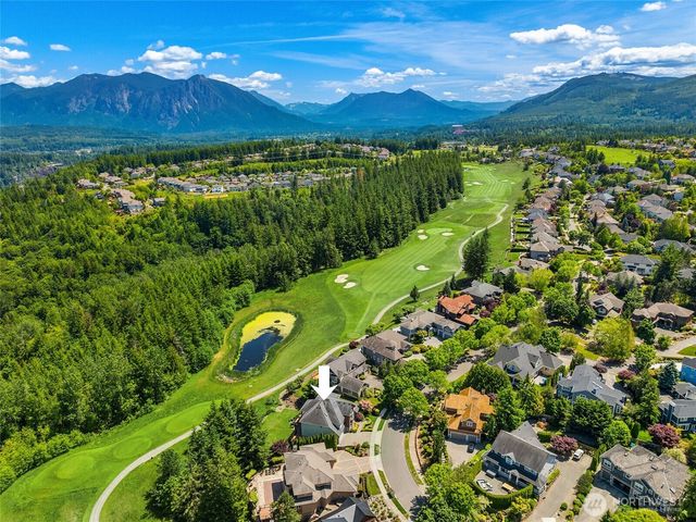 6230 Fairway Place SE, Snoqualmie, WA 98065