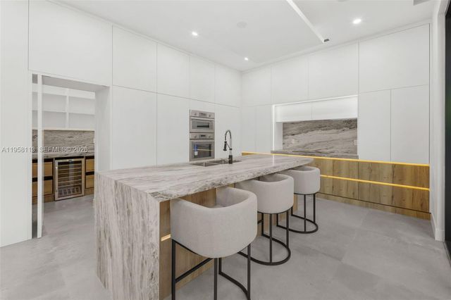 441 NW 44th St, Miami, FL 33127